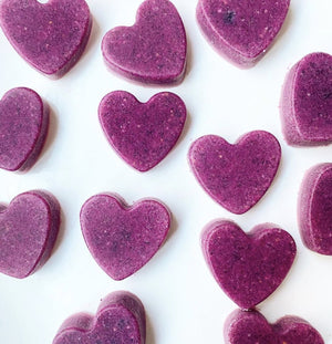 🌹⁣Dragonfruit Rose Chocolate Hearts 🌹⁣