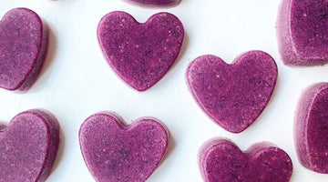 🌹⁣Dragonfruit Rose Chocolate Hearts 🌹⁣
